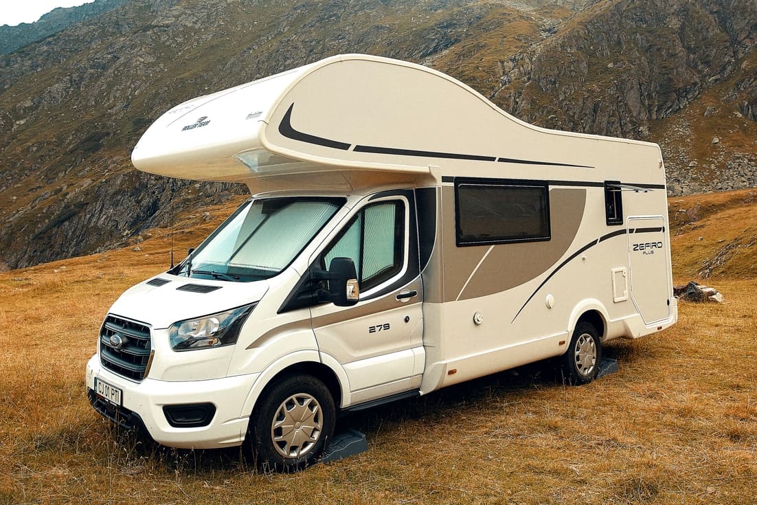 Închiriere autorulotă Roller Team Zefiro 279M - Confort pentru aventura ta